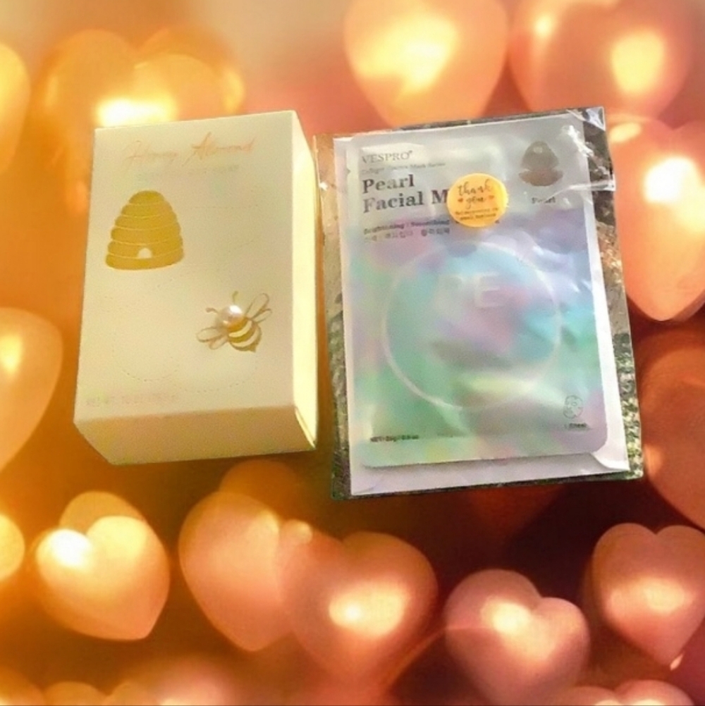 Honey Almond scented bar NWT  of soap facial mask great gift idea pearl on box